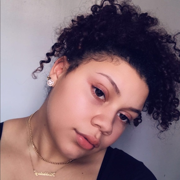 Meet the Posher Other - Meet your Posher, Kianna